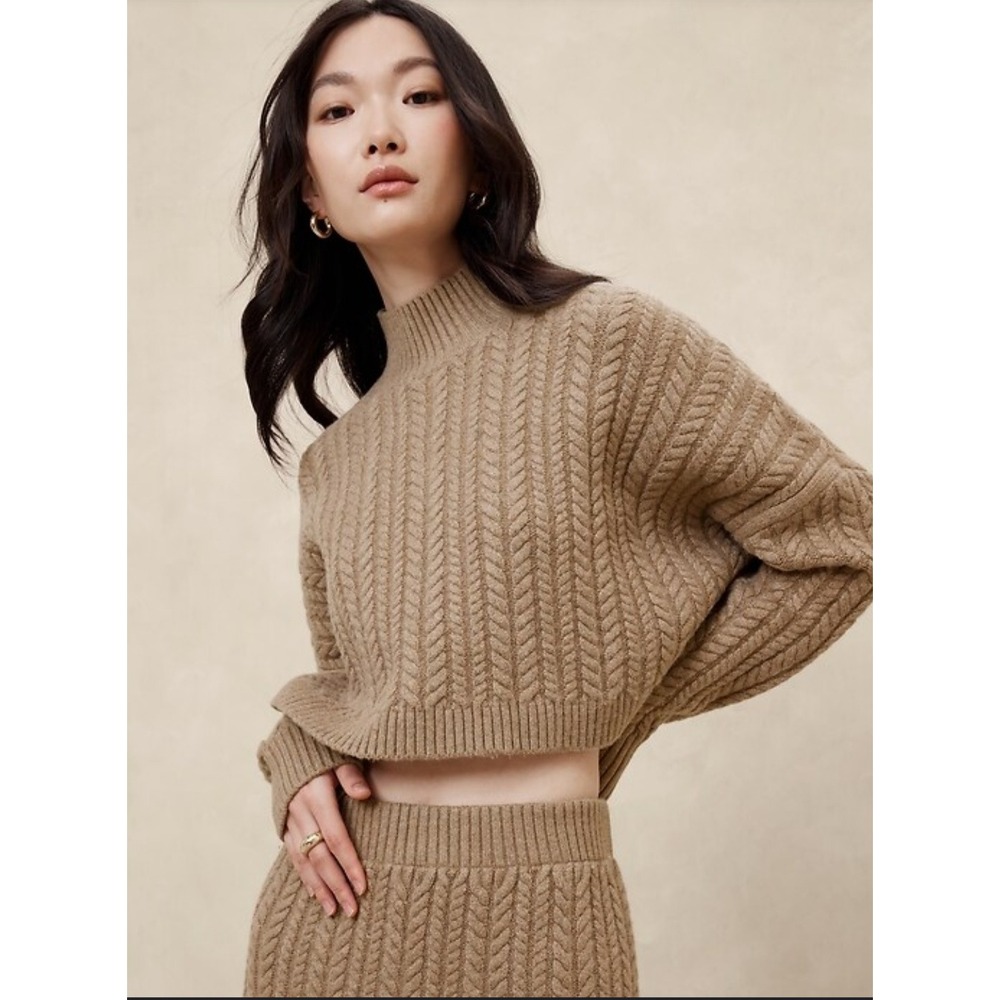 New Banana Republic Cable Knit Medium Cropped Mock Neck NWT Cozy Boxy Oversized